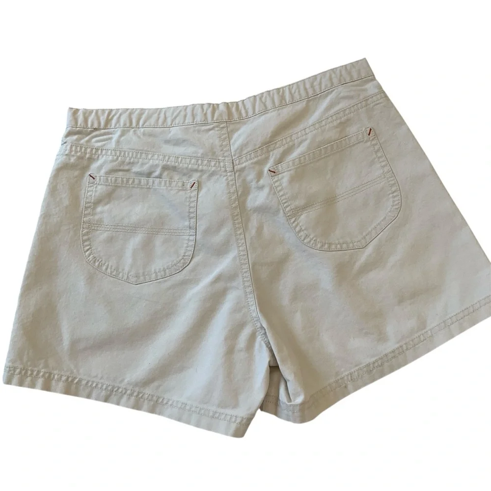 Vintage Y2K Unionbay Women's Tan Shorts 100% Cotton 3